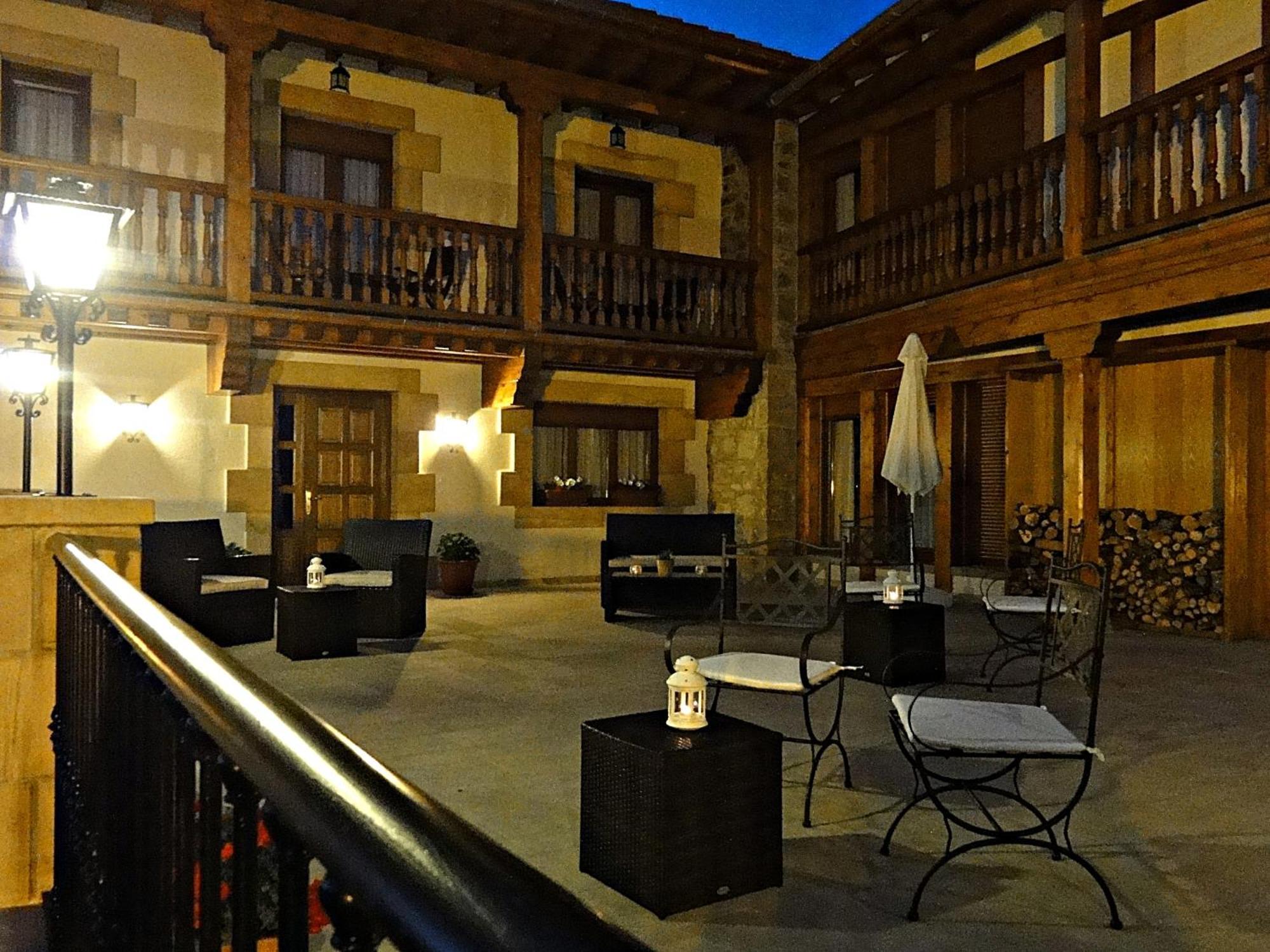 Posada Valle Del Oso Lerones Exterior foto