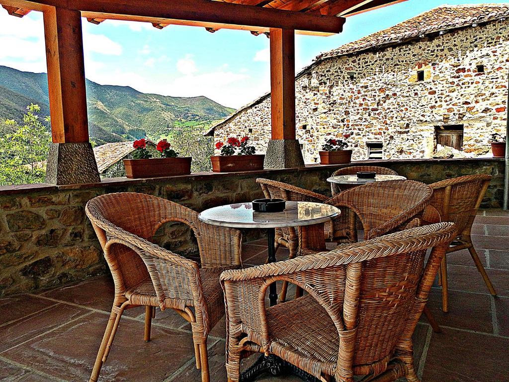Posada Valle Del Oso Lerones Exterior foto